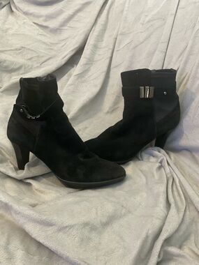 Women's Aquatalia Black Suede Ankle Boots with Heel